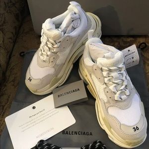Women’s balenciaga triple s
